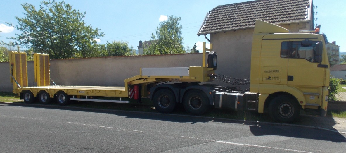 Semi-remorque porte engins surbaissée 3 essieux 1